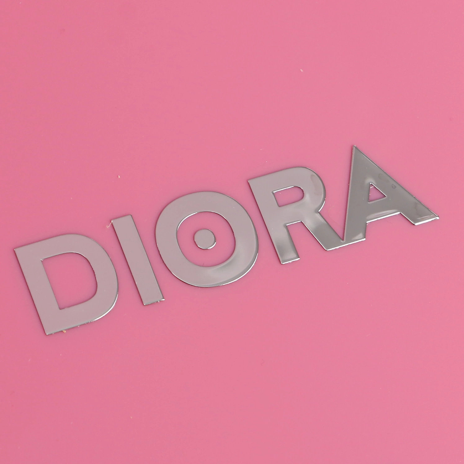 金屬標(biāo)簽貼耐高溫不干膠電鍍鎳鏤空金屬標(biāo)金屬LOGO字母貼鎳標(biāo)銘牌